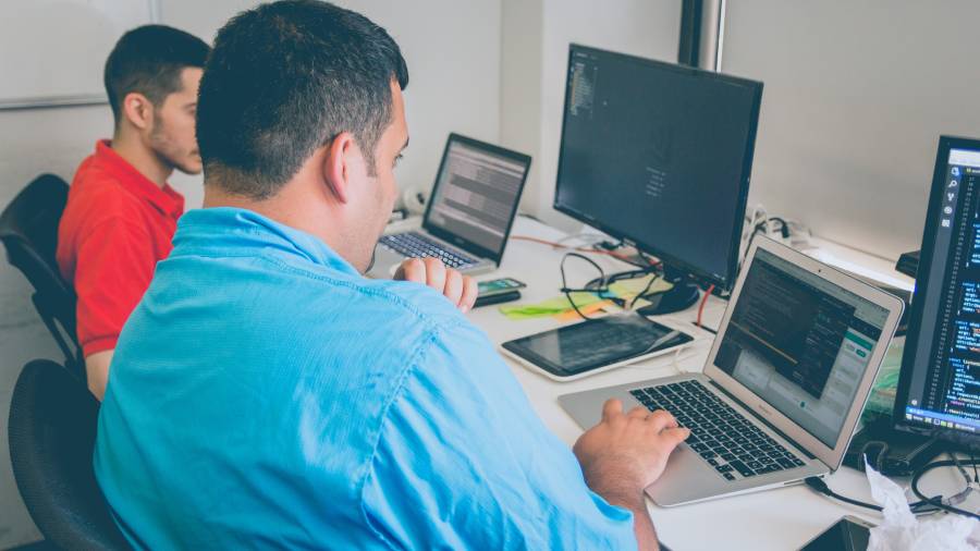 Job sharing cost should be reduced to encourage uptake, MPs argue