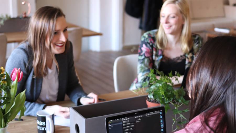 How do HR and Gen Z view recruitment processes differently?