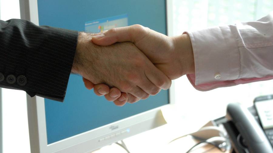 UK sees new record number of job adverts