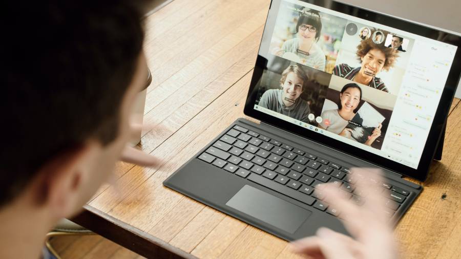 surface-HJgaV1qjHS0-unsplash (1) How can your business optimise the flexible work revolution?