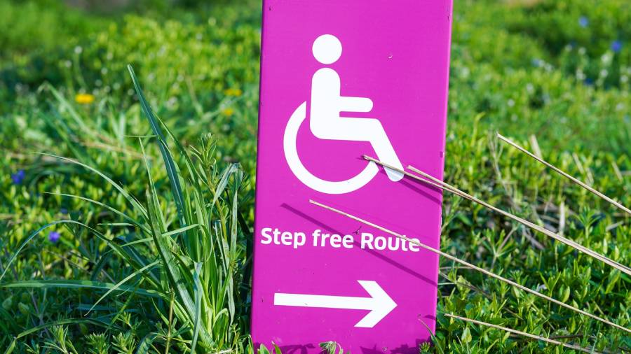 yomex-owo-gRTzhQsiVG0-unsplash (1) Disability Awareness Day: How can HR support staff with disabilities?